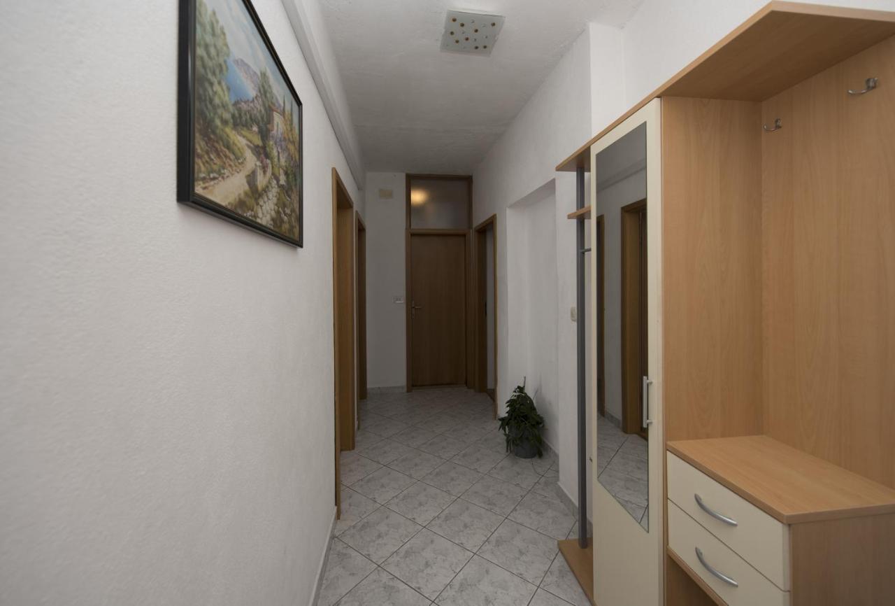 Apartments With A Parking Space Brela, Makarska - 16603 Exterior foto