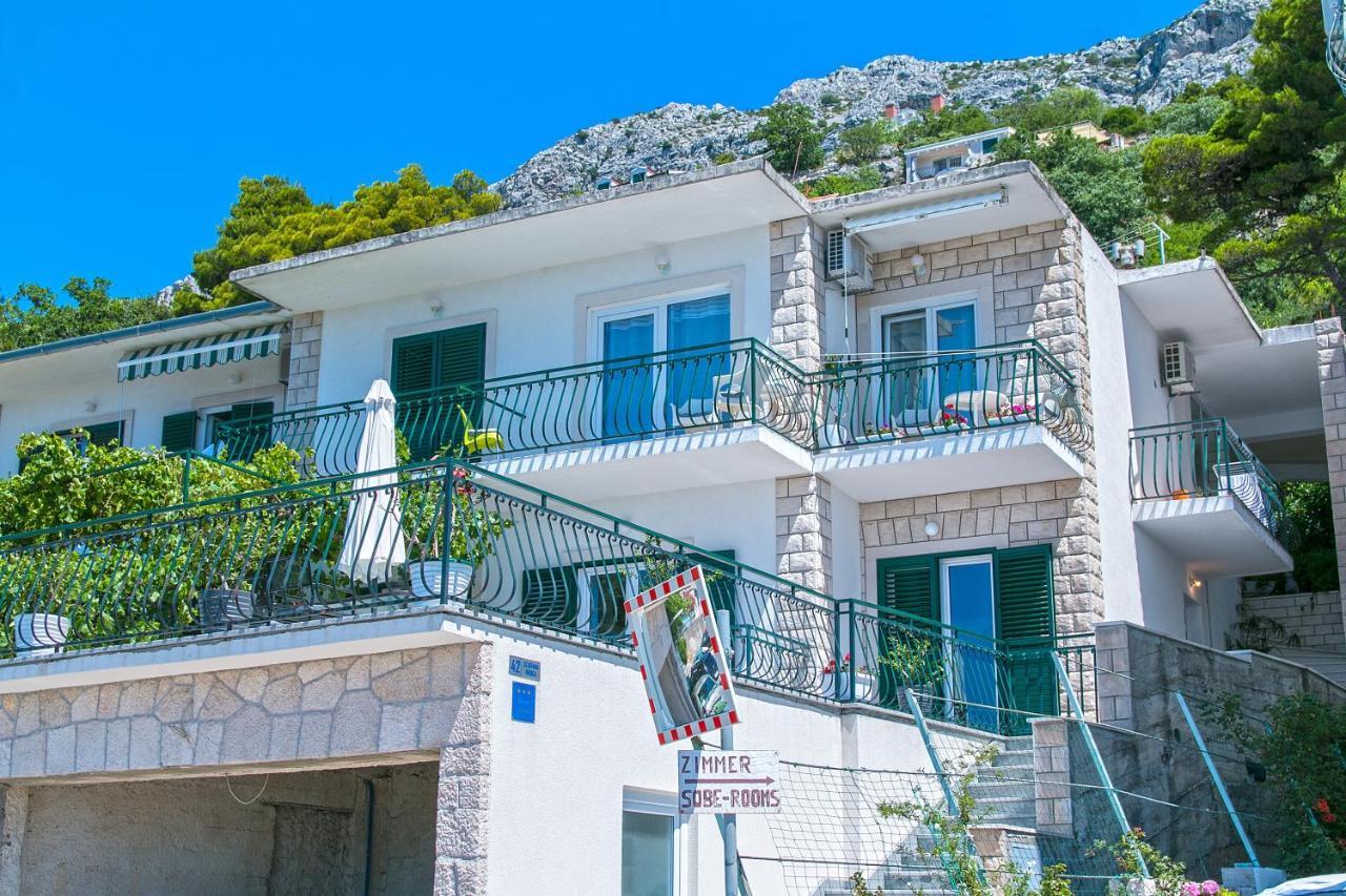 Apartments With A Parking Space Brela, Makarska - 16603 Exterior foto