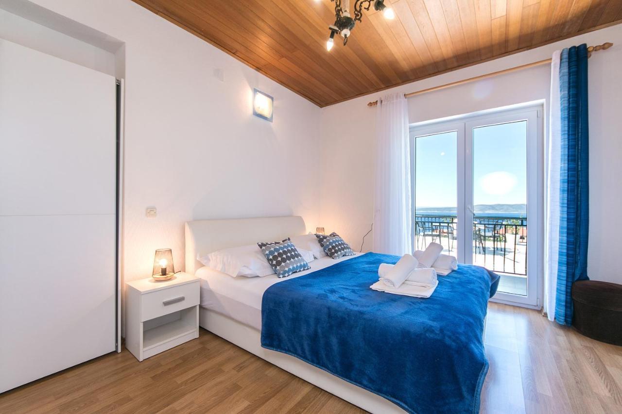 Apartments With A Parking Space Brela, Makarska - 16603 Exterior foto